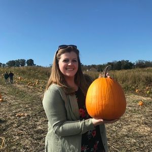 Meet your Posher, Kayla